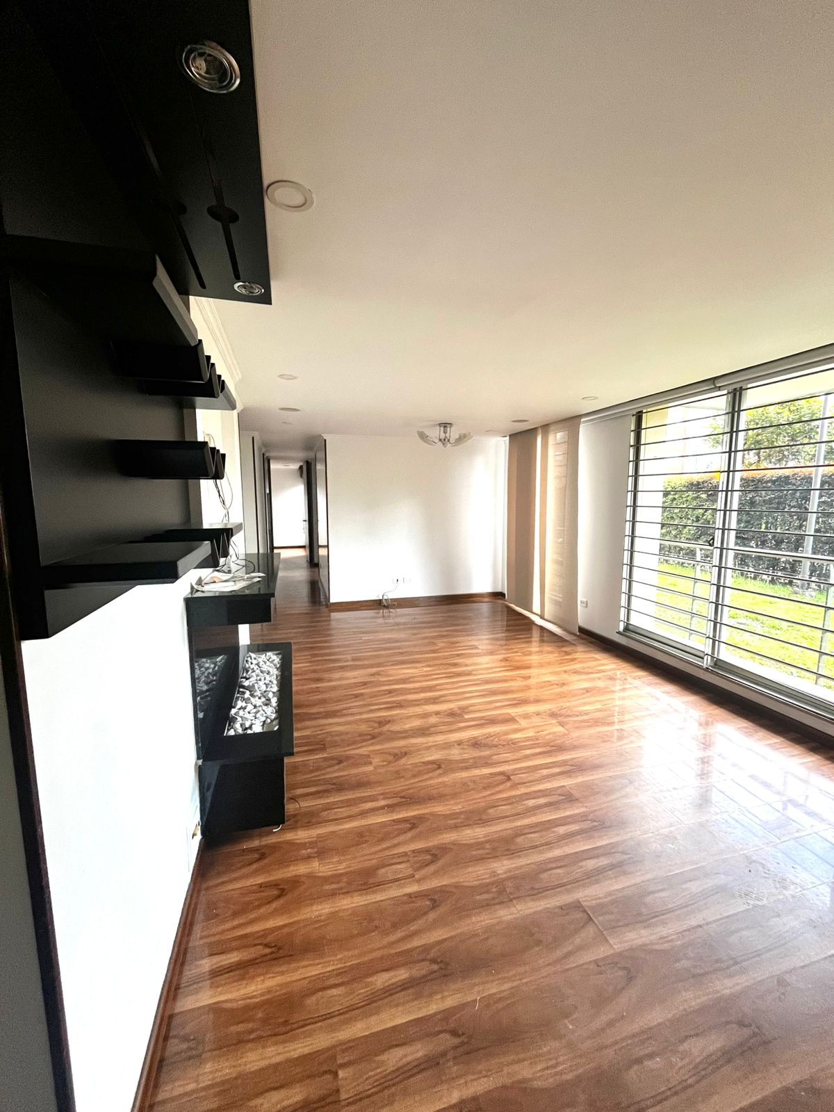 Apartamento en venta Cundinamarca Bogotá Cjr El Jardin 89 m2 Habitaciones 3 Baños 2 Garajes 1 Precio $550000000