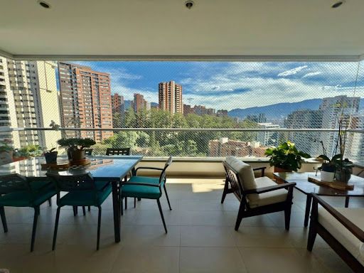 Apartamento en venta Antioquia Medellín Alejandria 272 m2 Habitaciones 3 Baños 4 Garajes 3 Precio $2700000000