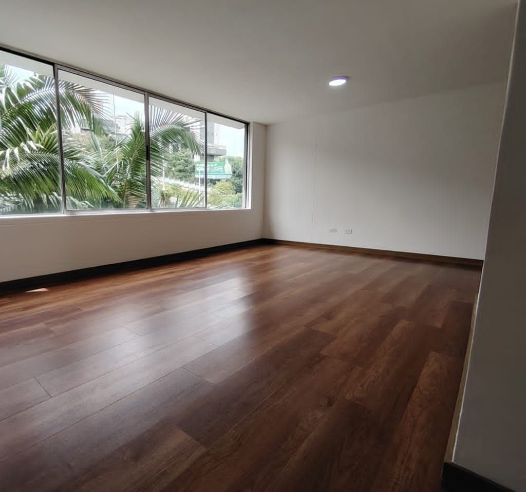 Apartamento en arriendo Antioquia Medellín Villanueva 75 m2 Habitaciones 3 Baños 2 Garajes 1 Precio $3700000