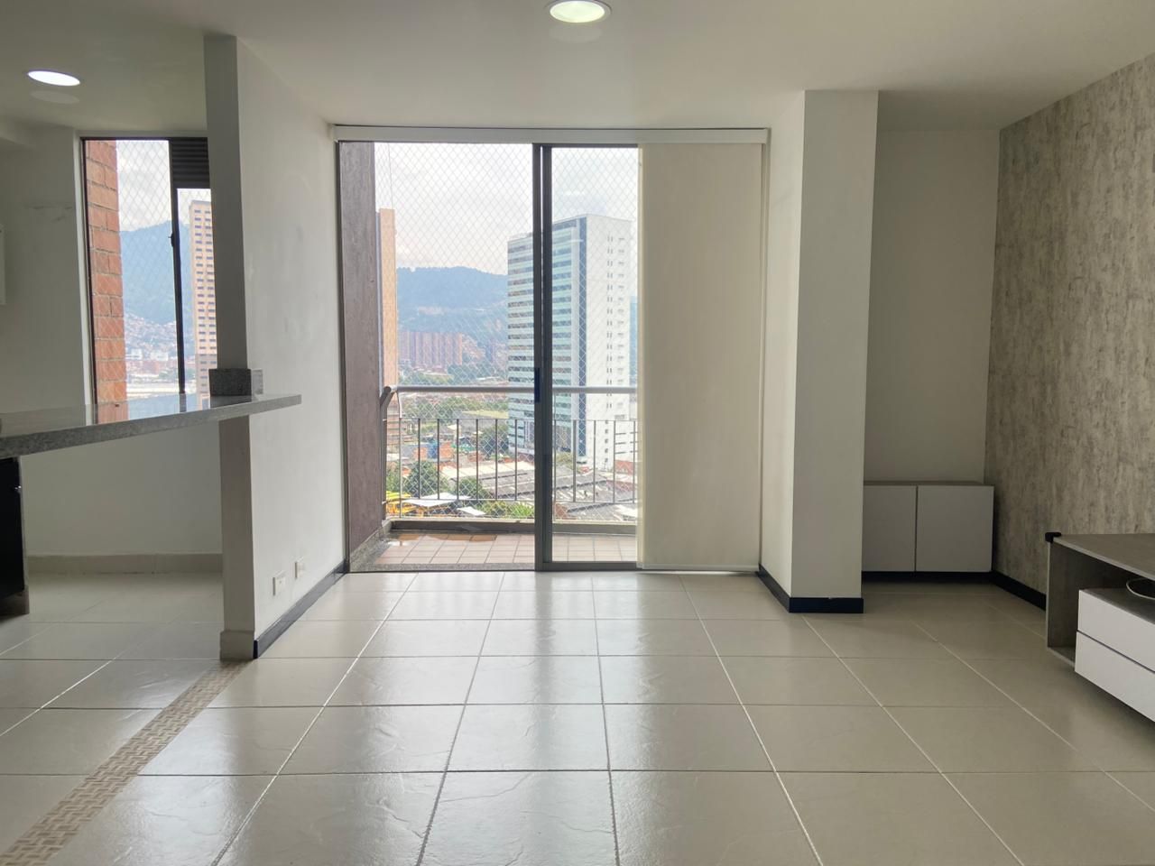 Apartamento en arriendo Antioquia Envigado Alcalá 65 m2 Habitaciones 2 Baños 2 Garajes 1 Precio $2550000