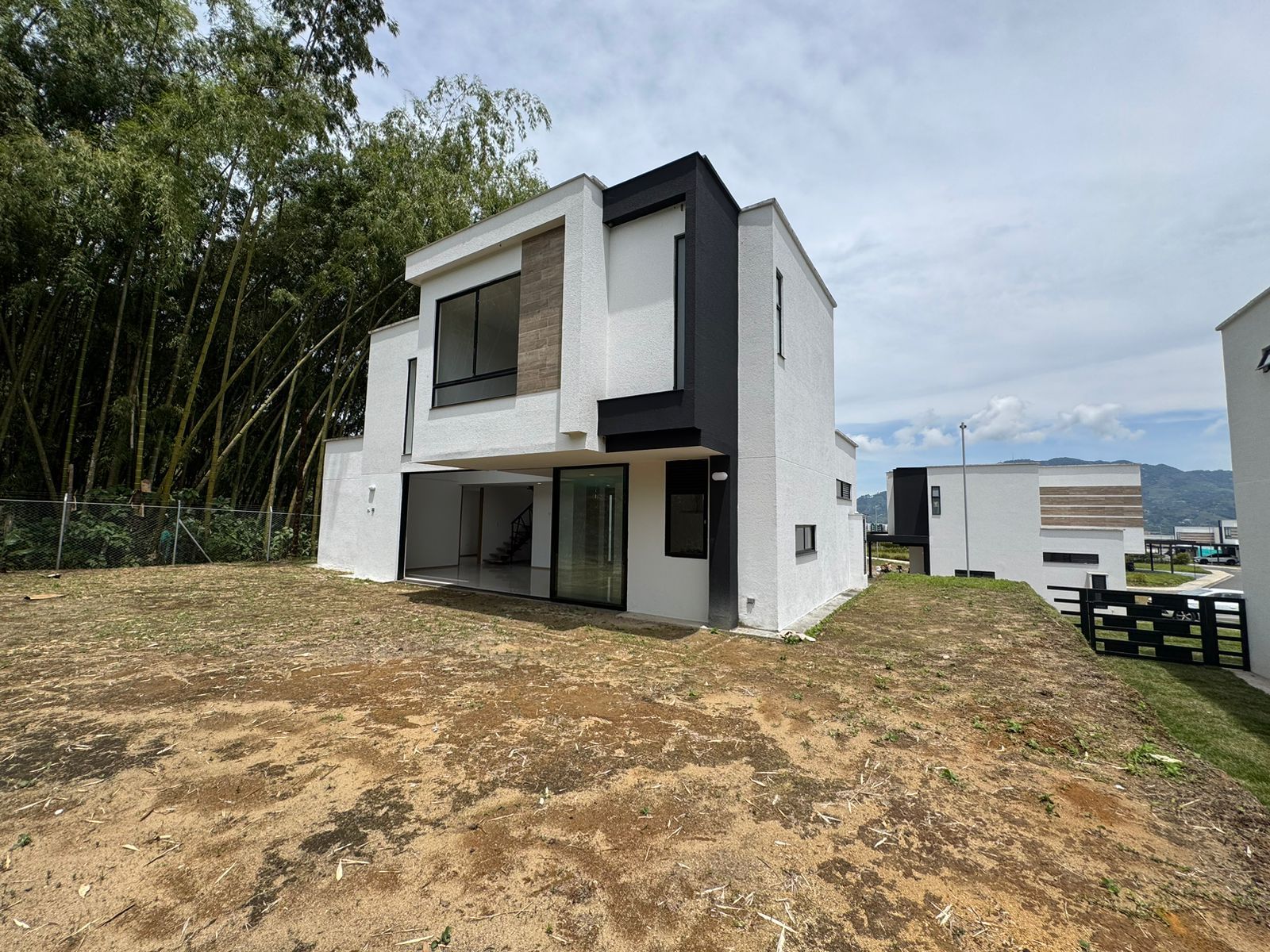 Casa Campestre en venta Risaralda Dosquebradas La Pradera 200 m2 Habitaciones 3 Baños 3 Garajes 3 Precio $1050000000