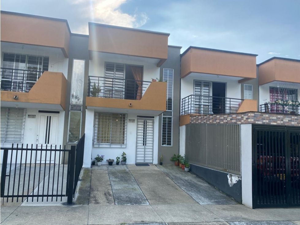 Casa en venta Risaralda Dosquebradas Dosquebradas 75 m2 Habitaciones 4 Baños 2 Garajes 1 Precio $340000000