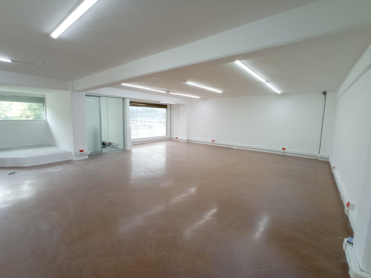 Local en arriendo Antioquia Medellín Guayabal 400 m2 Habitaciones 0 Baños 4 Garajes 0 Precio $18000000