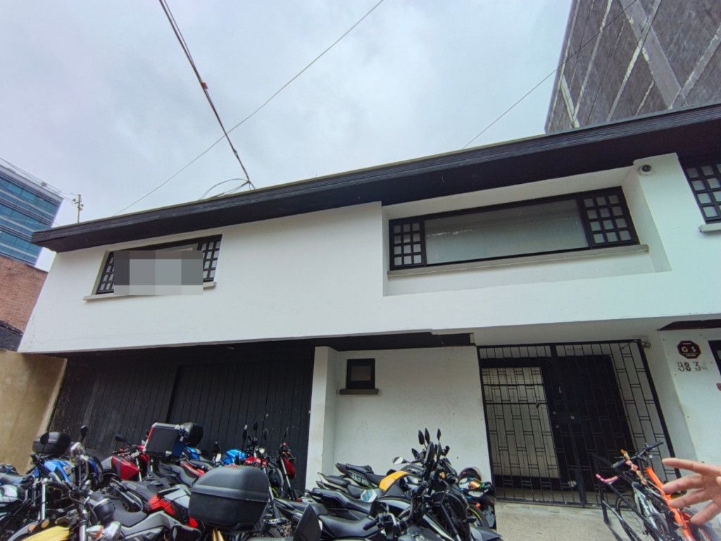 Casa en arriendo Cundinamarca Bogotá Chico Norte Et Ii 620 m2 Habitaciones 8 Baños 4 Garajes 1 Precio $25000000
