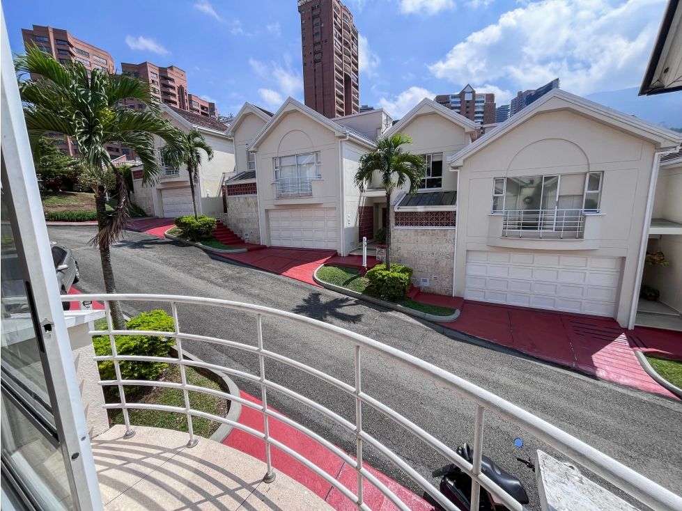 Casa en arriendo Antioquia Medellín El Tesoro 420 m2 Habitaciones 5 Baños 7 Garajes 3 Precio $10500000