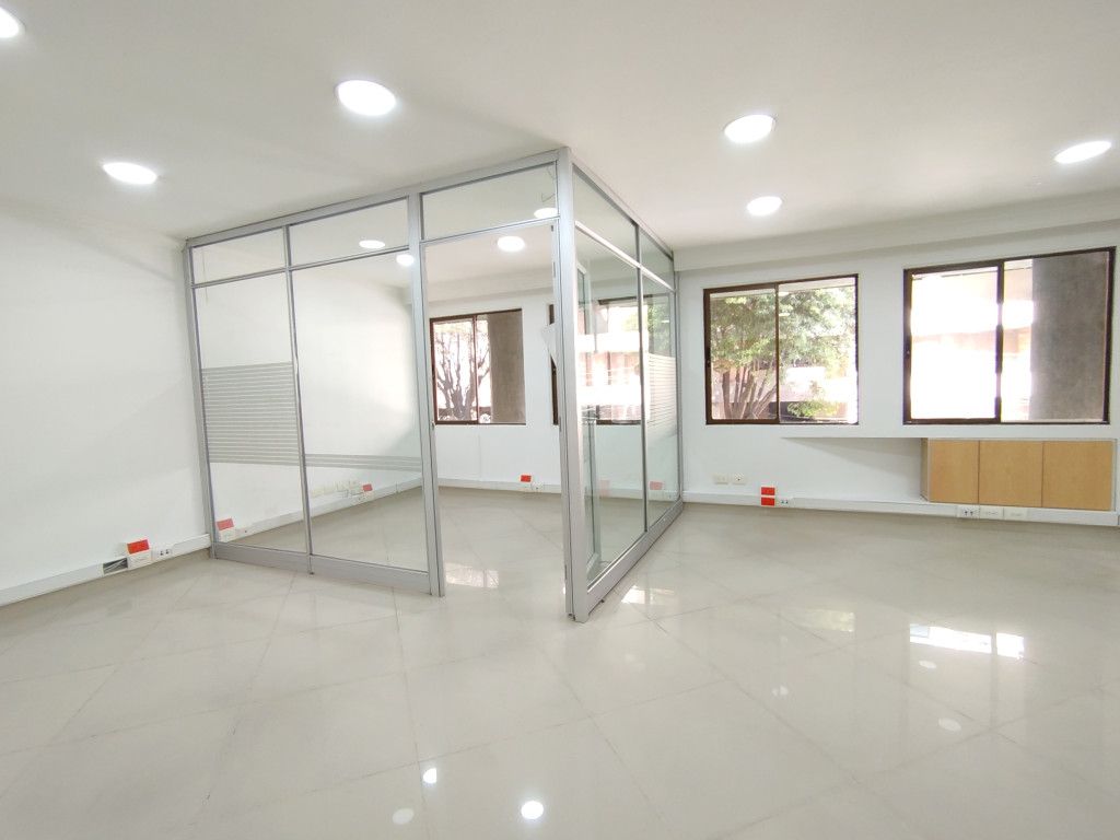 Oficina en arriendo Cundinamarca Bogotá Lago Gaitan 53 m2 Habitaciones 0 Baños 2 Garajes 1 Precio $2970000