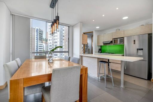 Apartamento en arriendo Antioquia Medellín La Linde 121 m2 Habitaciones 2 Baños 3 Garajes 1 Precio $10000000