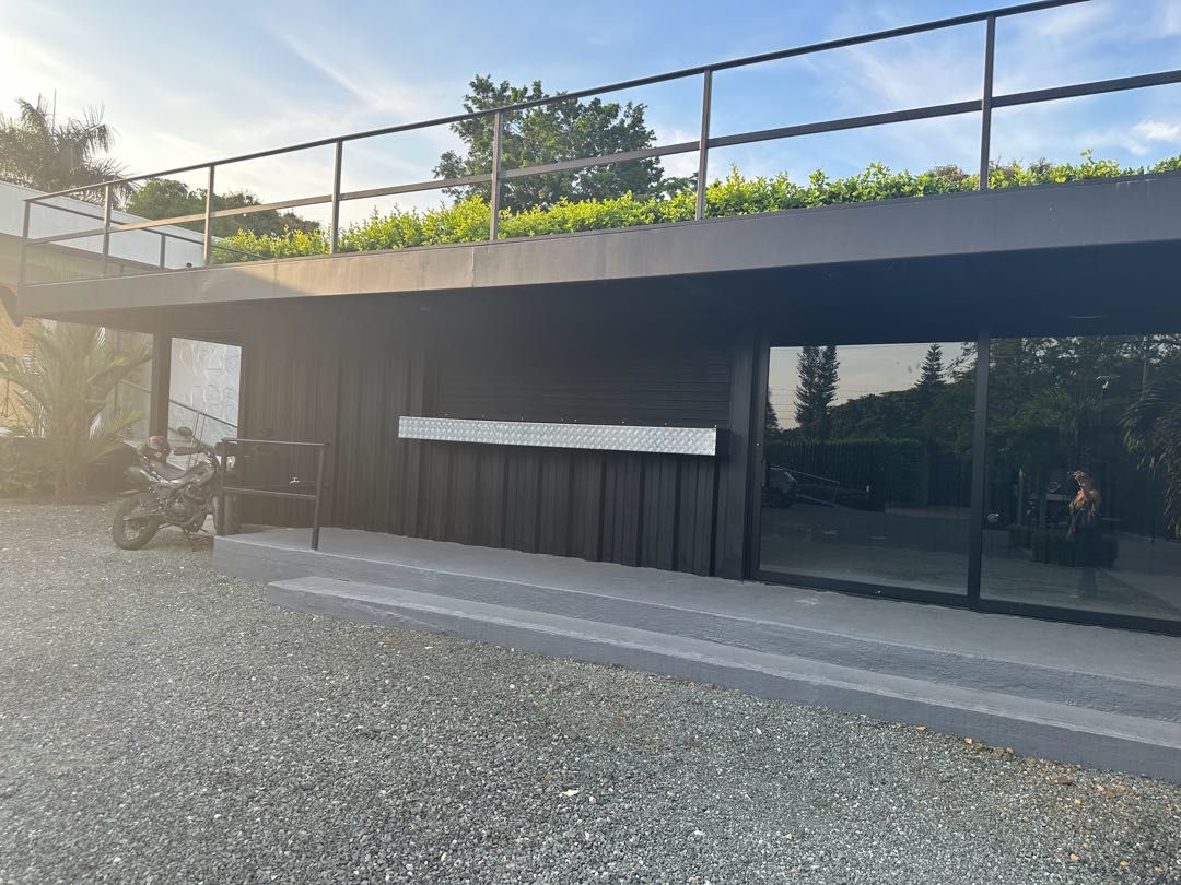 Local en arriendo Valle Del Cauca Cali Parcelaciones Pance 49 m2 Habitaciones 0 Baños 1 Garajes 8 Precio $3500000