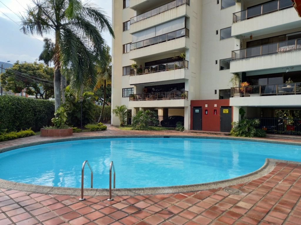 Apartamento en venta Valle Del Cauca Cali La Flora 157 m2 Habitaciones 4 Baños 4 Garajes 2 Precio $620000000