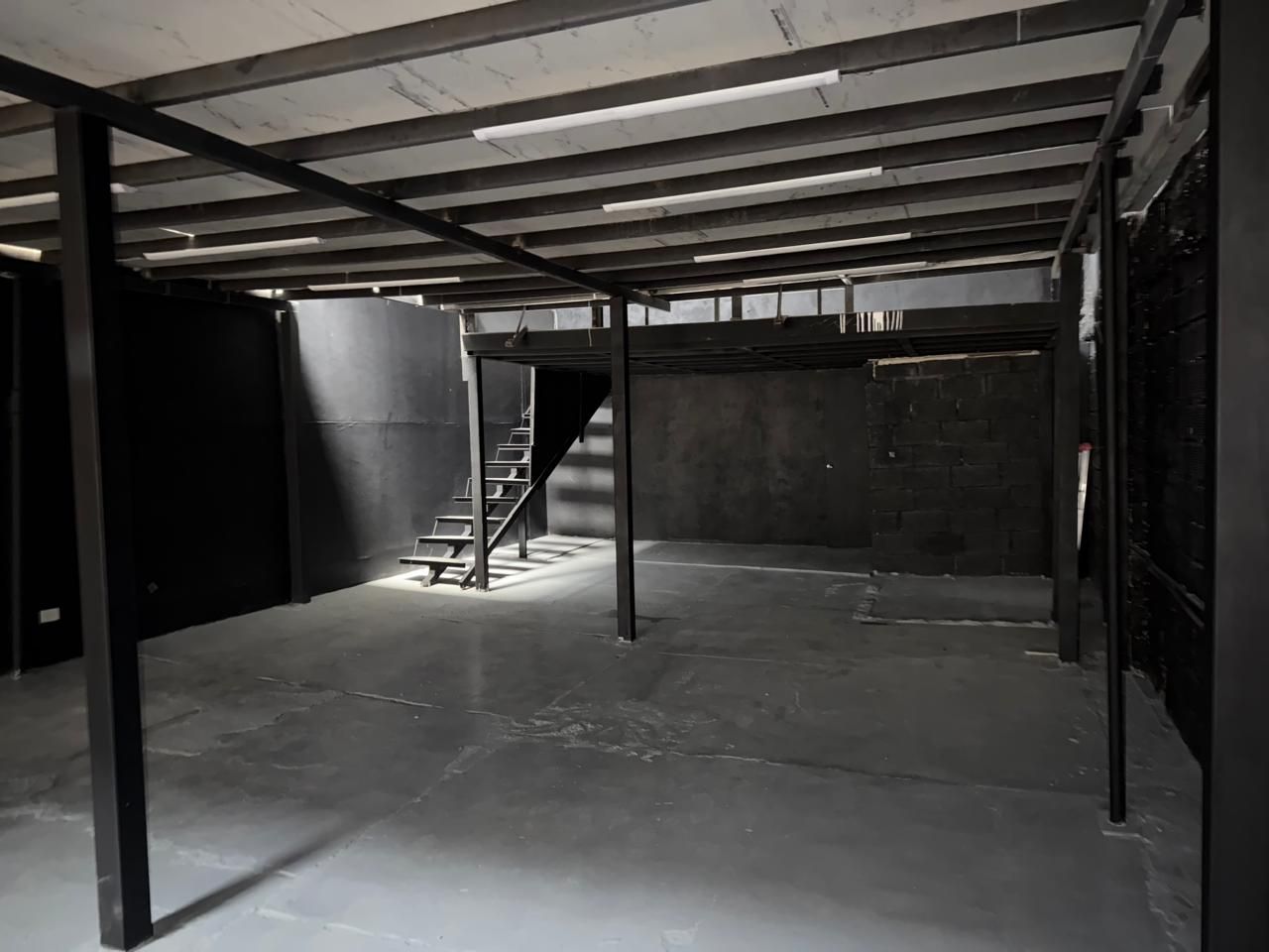 Bodega en arriendo o venta Antioquia Medellín Fatima 360 m2 Habitaciones 0 Baños 0 Garajes 2 Precio venta $1800000000 Precio arriendo $10000000