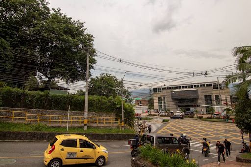 Local en arriendo Antioquia Medellín Manila 800 m2 Habitaciones 0 Baños 8 Garajes 18 Precio $100000000