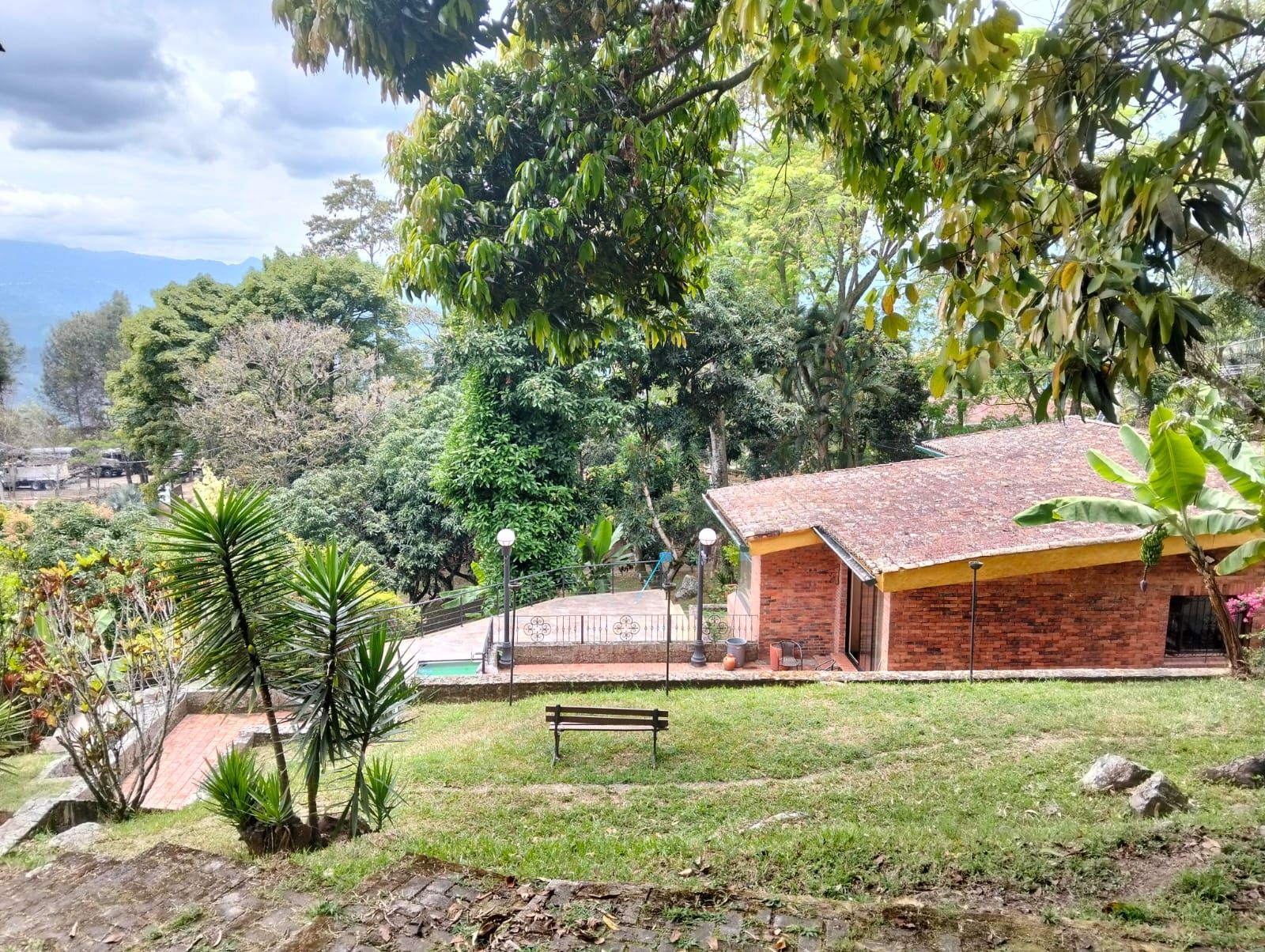 Finca en venta Cundinamarca La Mesa Cr Villas Del Nuevo Siglo 300 m2 Habitaciones 5 Baños 5 Garajes 4 Precio $1200000000