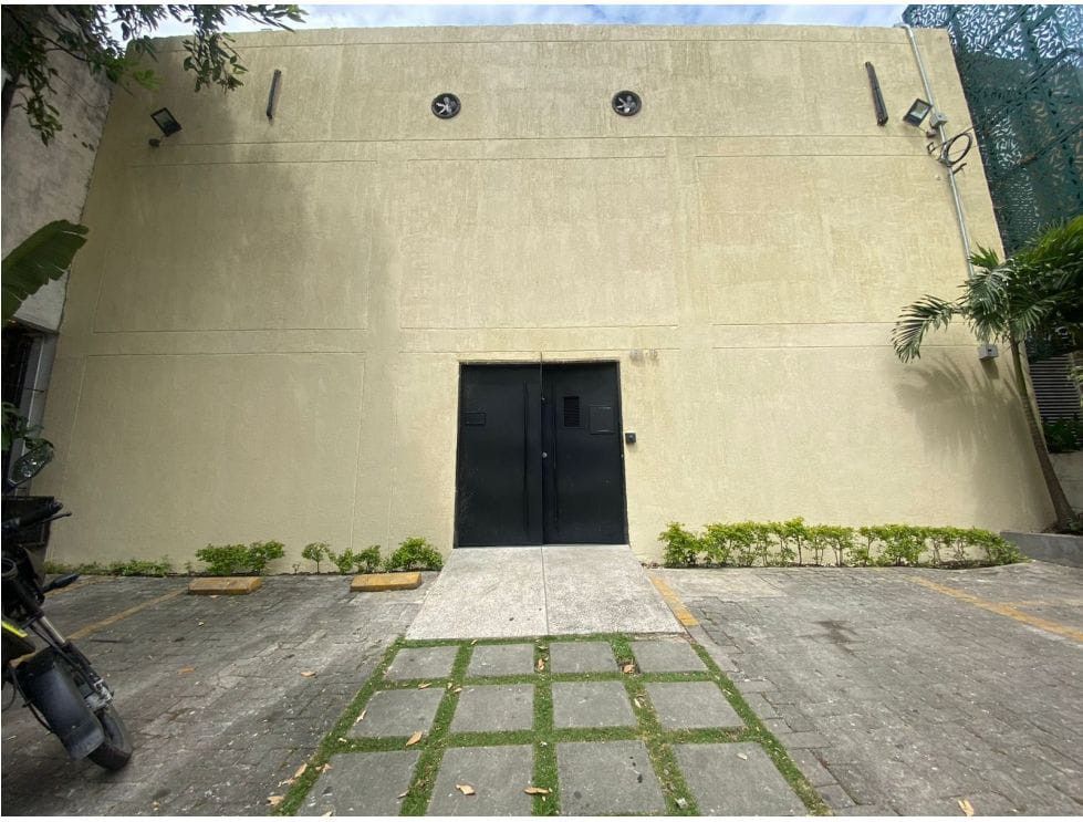 Bodega en arriendo Valle Del Cauca Cali Vipasa 276 m2 Habitaciones 0 Baños 2 Garajes 3 Precio $10000000