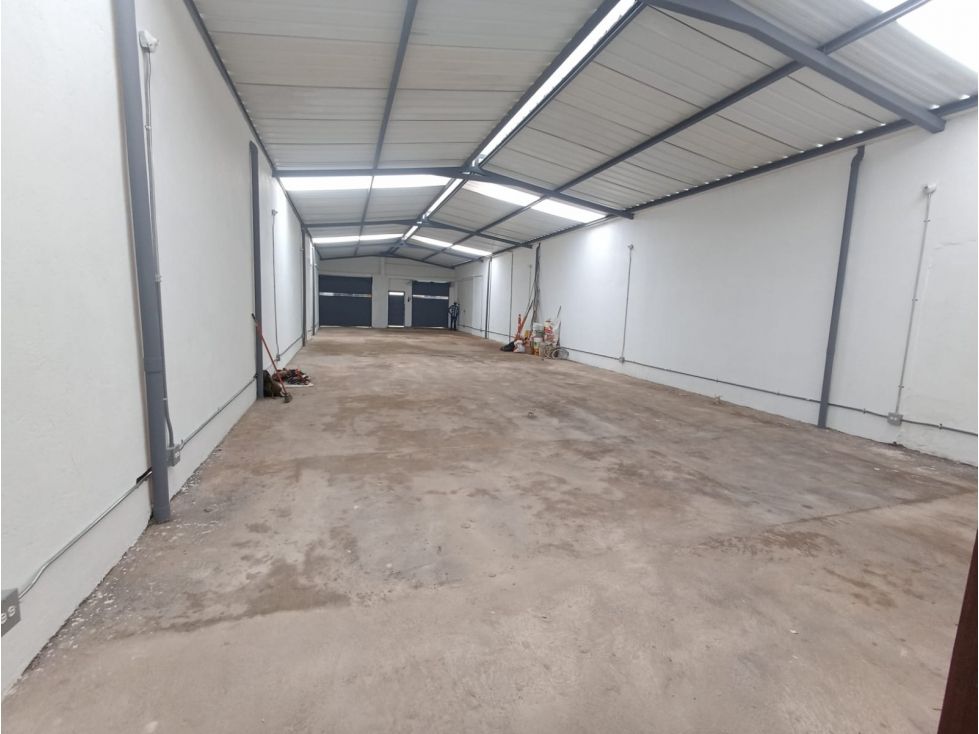 Bodega en arriendo Antioquia Envigado La Mesa 220 m2 Habitaciones 0 Baños 0 Garajes 2 Precio $10000000