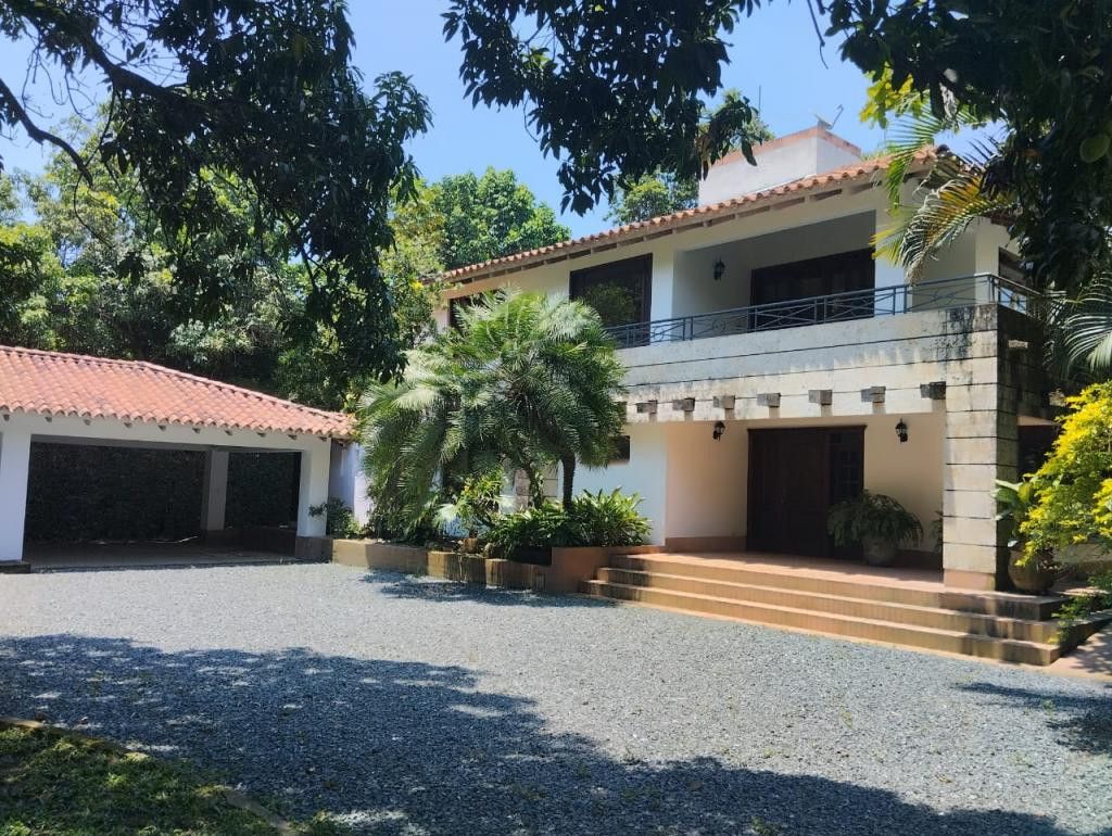 Casa en venta Valle Del Cauca Cali Conjunto Residencial Cascada De La Bocha 455 m2 Habitaciones 5 Baños 5 Garajes 4 Precio $2100000000
