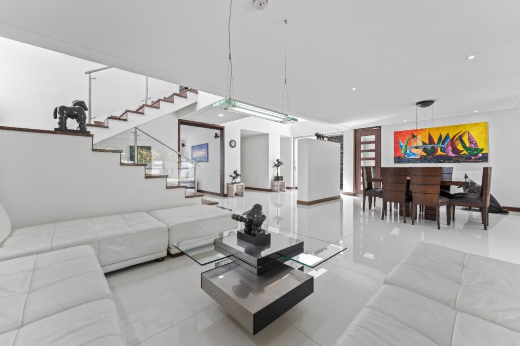 Casa en arriendo Antioquia Medellín San Lucas 340 m2 Habitaciones 3 Baños 4 Garajes 4 Precio $18000000