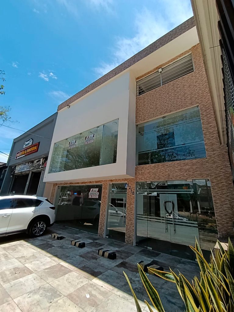 Local en arriendo Valle Del Cauca Cali Camino Real 240 m2 Habitaciones 0 Baños 2 Garajes 2 Precio $8000000