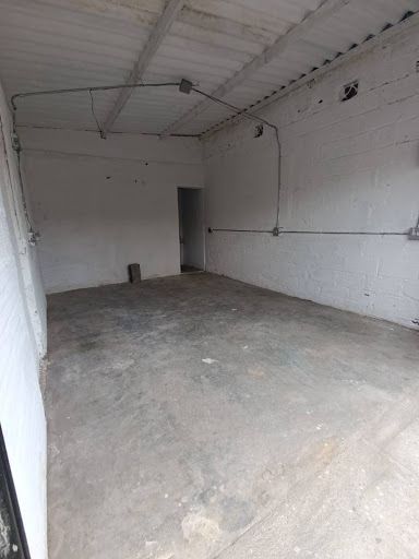 Local en arriendo Antioquia Medellín Naranjal 30 m2 Habitaciones 0 Baños 1 Garajes 0 Precio $1800000