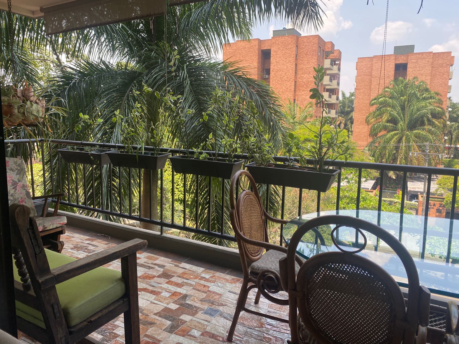 Apartamento en venta Valle Del Cauca Cali El Ingenio 115 m2 Habitaciones 3 Baños 3 Garajes 2 Precio $520000