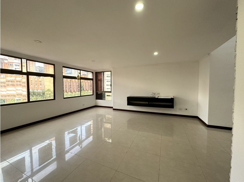 Apartaestudio en arriendo Antioquia Envigado Alcalá 140 m2 Habitaciones 3 Baños 3 Garajes 1 Precio $4700000