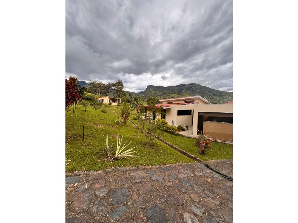 Finca en venta Cundinamarca San Francisco San Francisco 10234 m2 Habitaciones 4 Baños 4 Garajes 10 Precio $3000000000