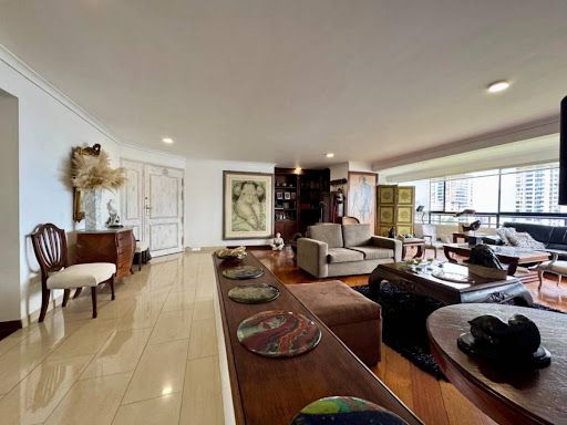 Apartamento en venta Antioquia Medellín Los Balsos No2 200 m2 Habitaciones 3 Baños 3 Garajes 2 Precio $1200000000