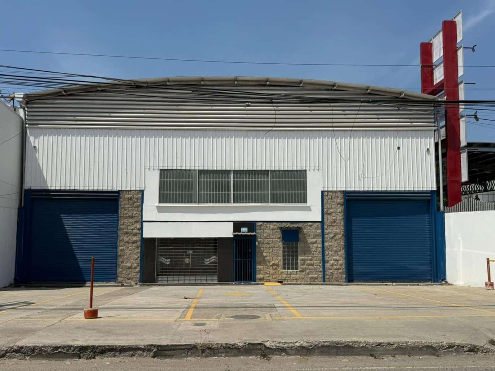 Bodega en arriendo Bolívar Cartagena El Bosque 1796 m2 Habitaciones 0 Baños 4 Garajes 4 Precio $45000000