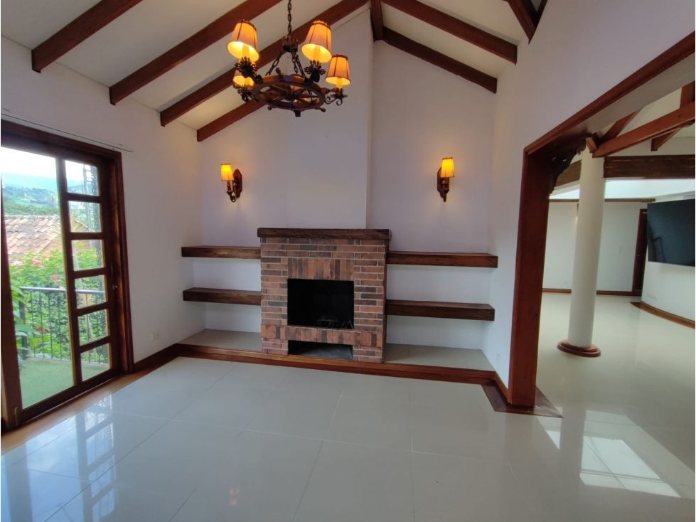 Casa en venta Caldas Manizales Ub Valles De La Alhambra 256 m2 Habitaciones 4 Baños 5 Garajes 2 Precio $1500000000