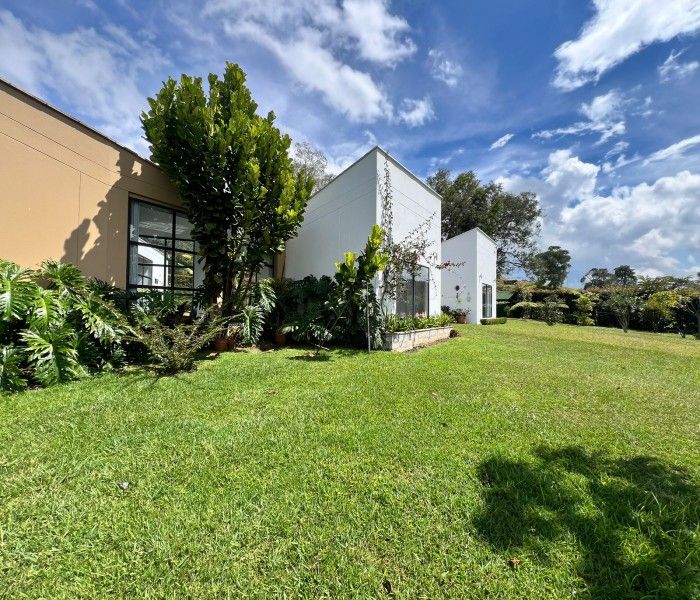 Finca en venta Antioquia La Ceja La Ceja 240 m2 Habitaciones 4 Baños 4 Garajes 5 Precio $2500000000