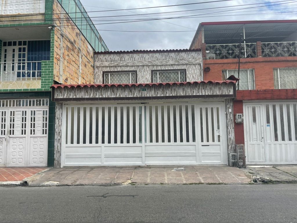 Casa en venta Cundinamarca Bogotá Quiroga Sur 139 m2 Habitaciones 8 Baños 2 Garajes 1 Precio $580000000