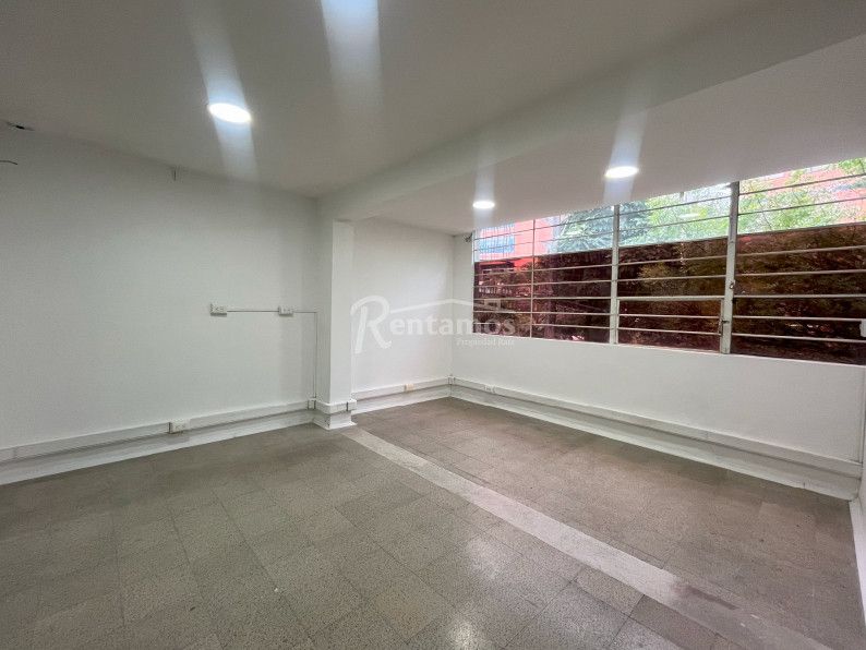 Oficina en arriendo Antioquia Envigado Zúñiga 50 m2 Habitaciones 0 Baños 1 Garajes 0 Precio $2200000