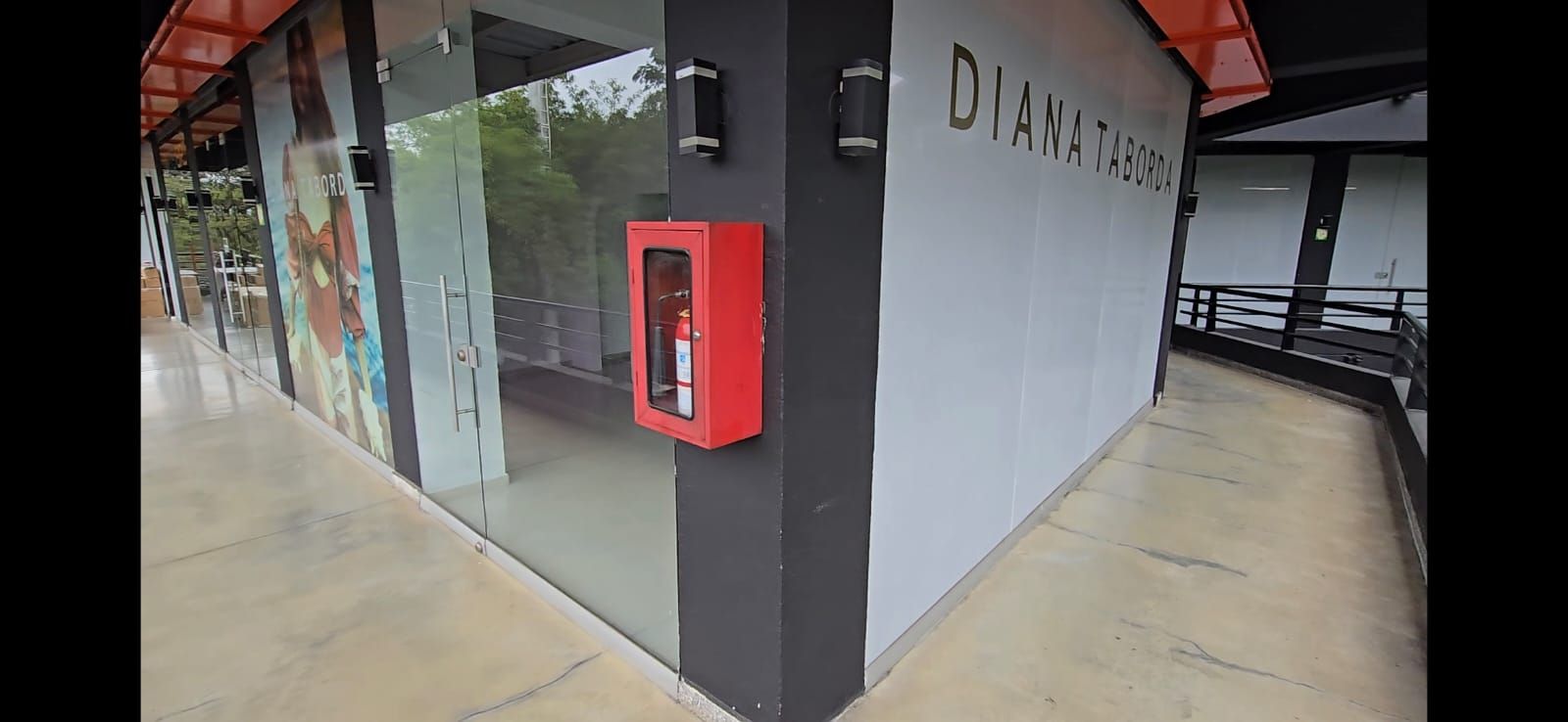 Local en arriendo Valle Del Cauca Cali Nn 40 m2 Habitaciones 0 Baños 1 Garajes 0 Precio $2586000