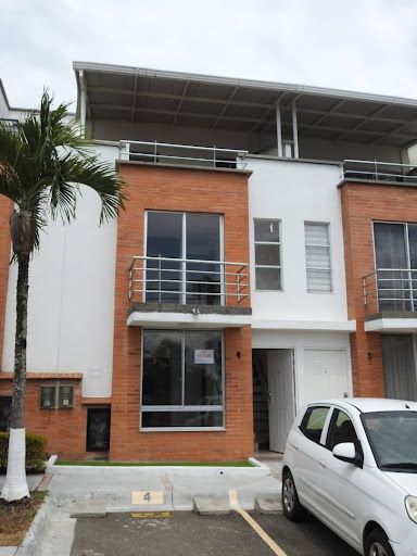 Casa en venta Risaralda Pereira Belmonte A 240 m2 Habitaciones 3 Baños 3 Garajes 1 Precio $470000000