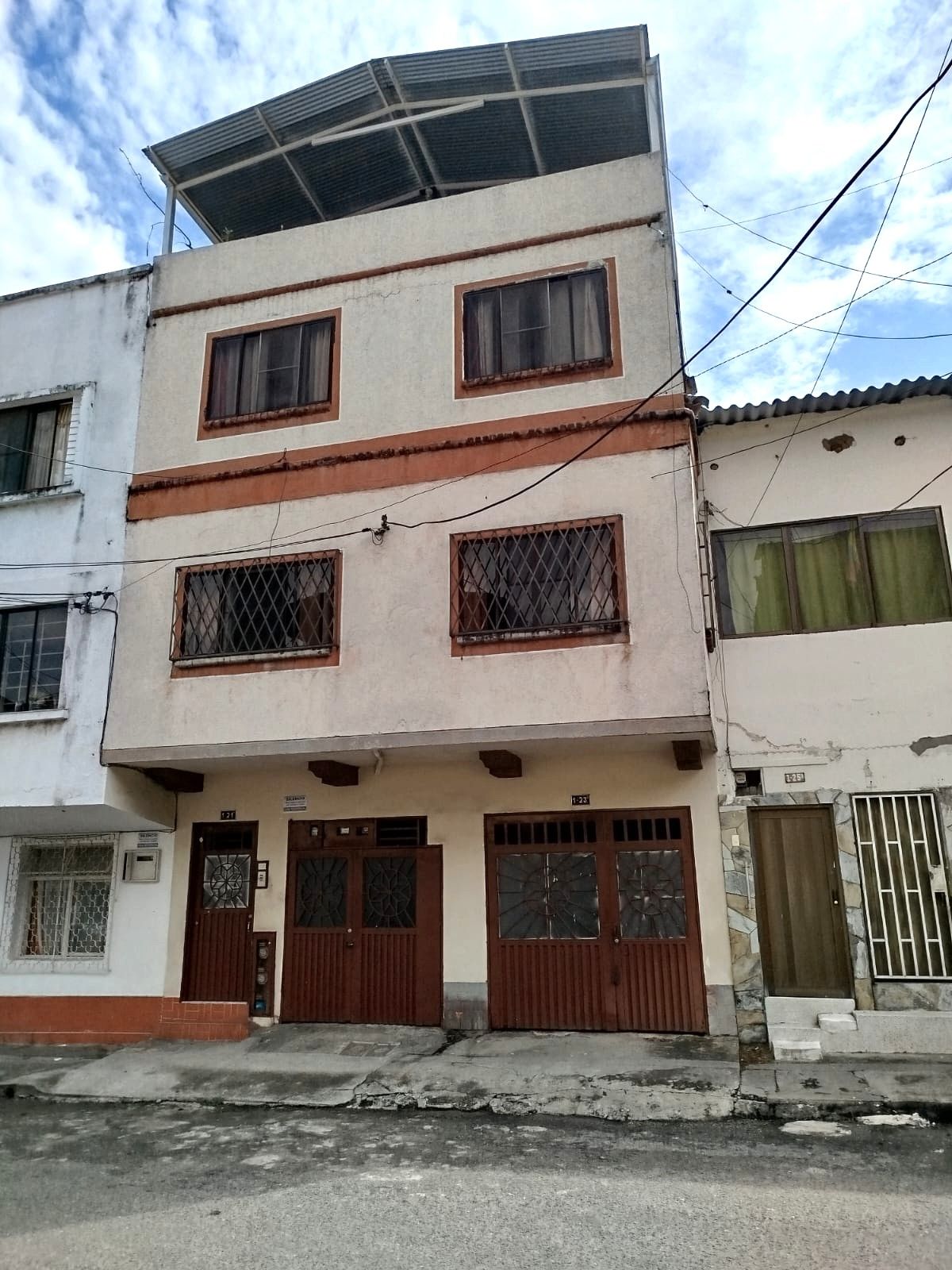 Casa en venta Valle Del Cauca Cali Los Libertadores 320 m2 Habitaciones 6 Baños 6 Garajes 2 Precio $820000000