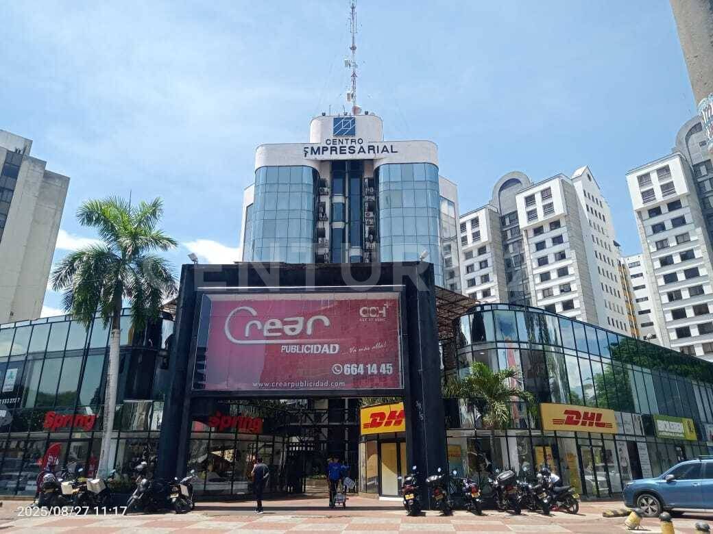 Oficina en arriendo Valle Del Cauca Cali Los Cámbulos 175 m2 Habitaciones 0 Baños 2 Garajes 3 Precio $12800000