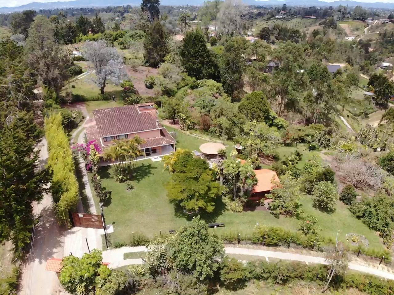 Finca en venta Antioquia San Vicente San Vicente 350 m2 Habitaciones 5 Baños 4 Garajes 2 Precio $1450000000