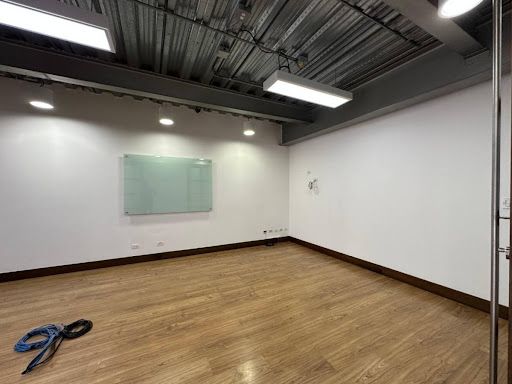Oficina en arriendo Antioquia Medellín El Poblado 100 m2 Habitaciones 0 Baños 2 Garajes 2 Precio $8000000