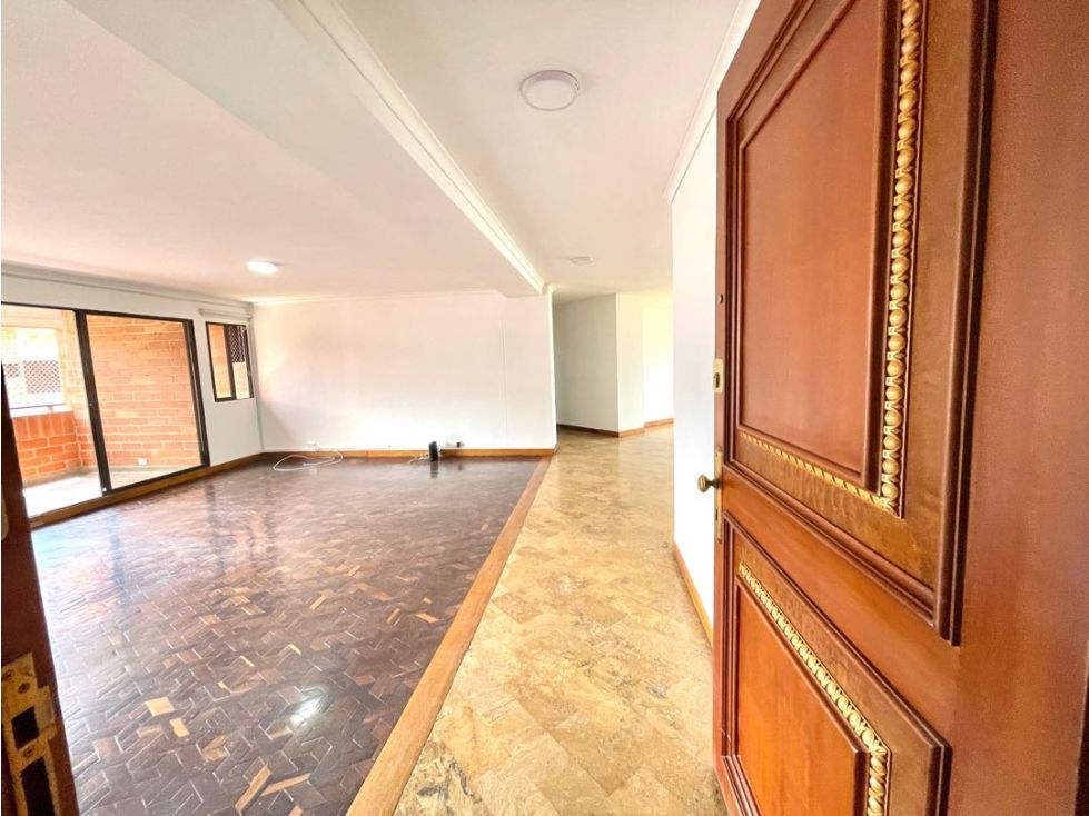 Apartamento en venta Antioquia Medellín Patio Bonito 210 m2 Habitaciones 3 Baños 4 Garajes 2 Precio $1150000000