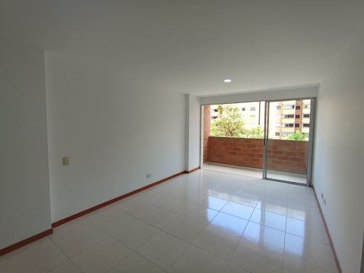 Apartamento en arriendo Antioquia Envigado Jardines 94 m2 Habitaciones 3 Baños 2 Garajes 1 Precio $4000000