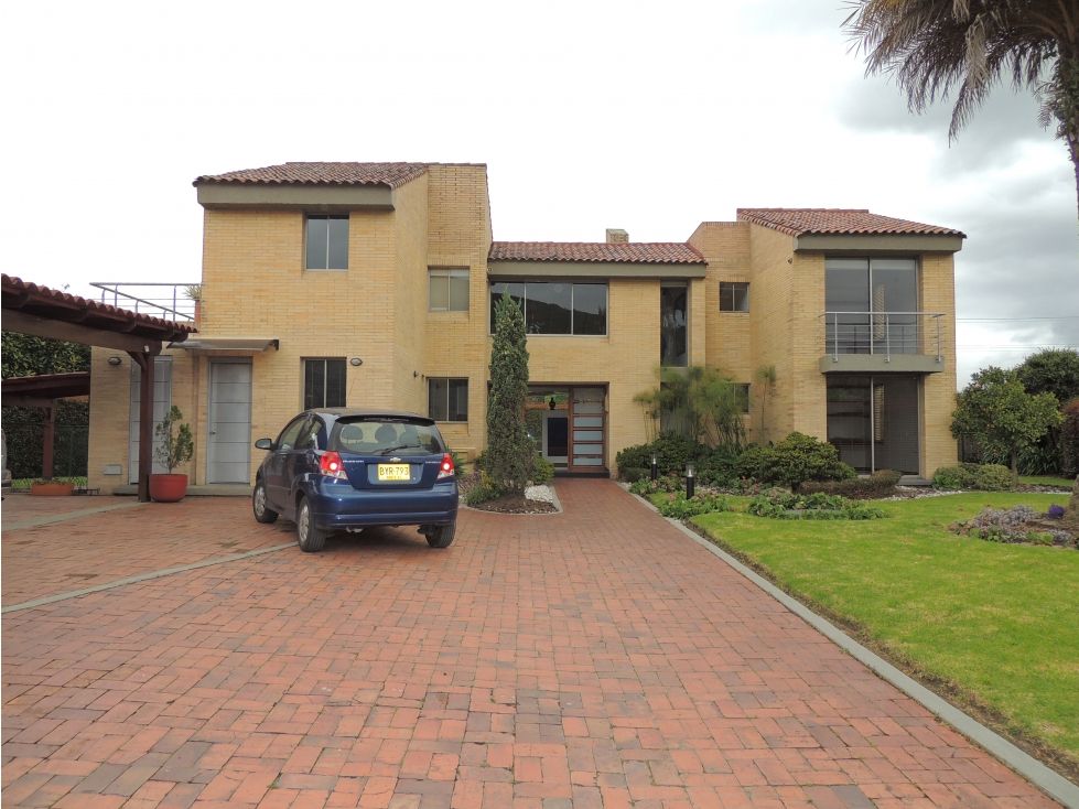 Casa Campestre en venta Cundinamarca Bogotá Casa Blanca 400 m2 Habitaciones 5 Baños 5 Garajes 6 Precio $2600000000