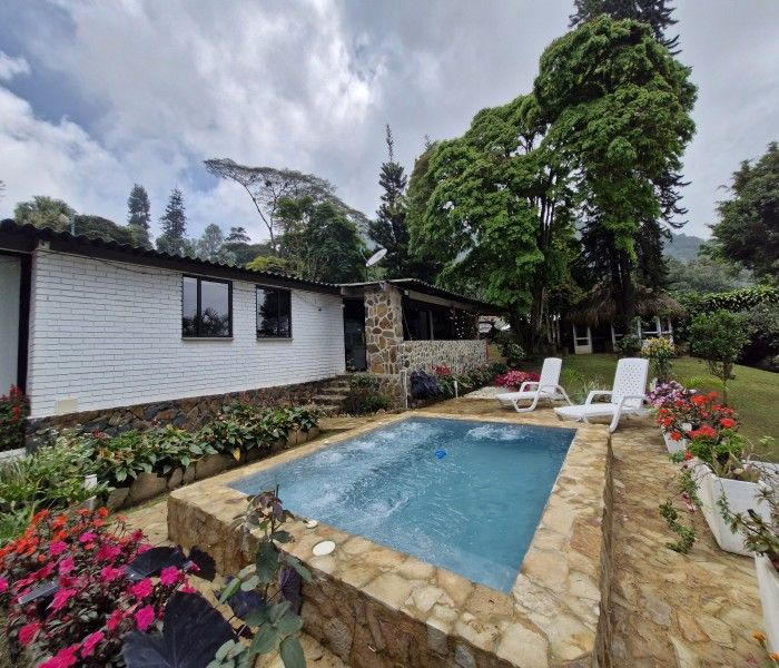 Finca en arriendo Valle Del Cauca Yumbo Yumbo 600 m2 Habitaciones 4 Baños 2 Garajes 10 Precio $700000