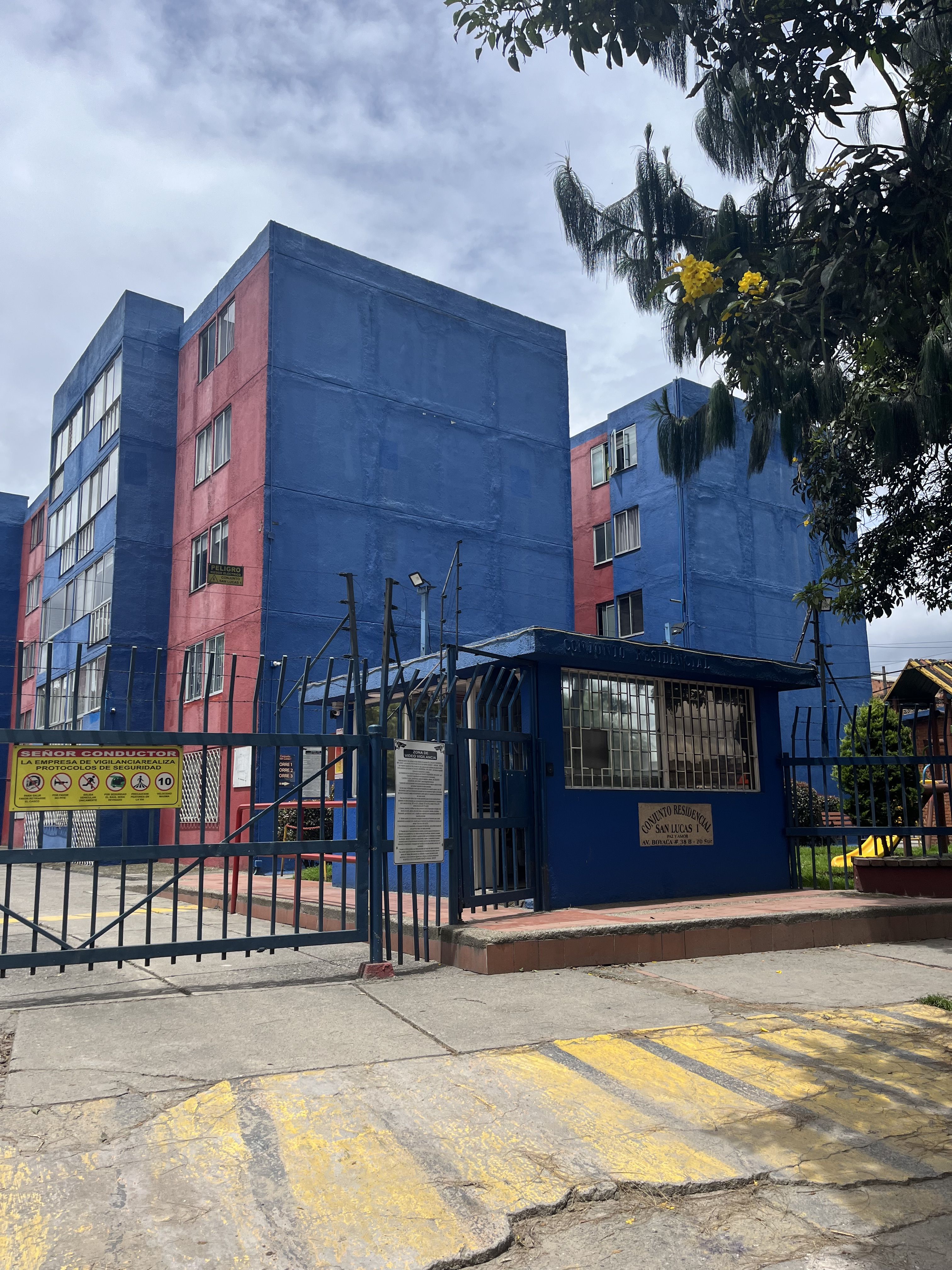 Apartamento en arriendo o venta Cundinamarca Bogotá Cjr Provincia De Castilla 1 66 m2 Habitaciones 3 Baños 1 Garajes 1 Precio venta $200000000 Precio arriendo $1200000