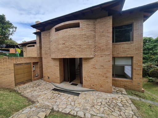 Casa en venta Cundinamarca Chía Chia 195 m2 Habitaciones 3 Baños 5 Garajes 3 Precio $1500000000