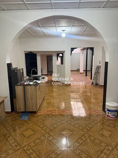 Casa en arriendo Antioquia Medellín Urbanizacion Los Laureles 270 m2 Habitaciones 5 Baños 3 Garajes 0 Precio $9000000