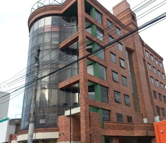 Oficina en arriendo Cundinamarca Bogotá Santa Barbara Occidental - Edif Santa Barbara Park 360 m2 Habitaciones 0 Baños 5 Garajes 4 Precio $15900000