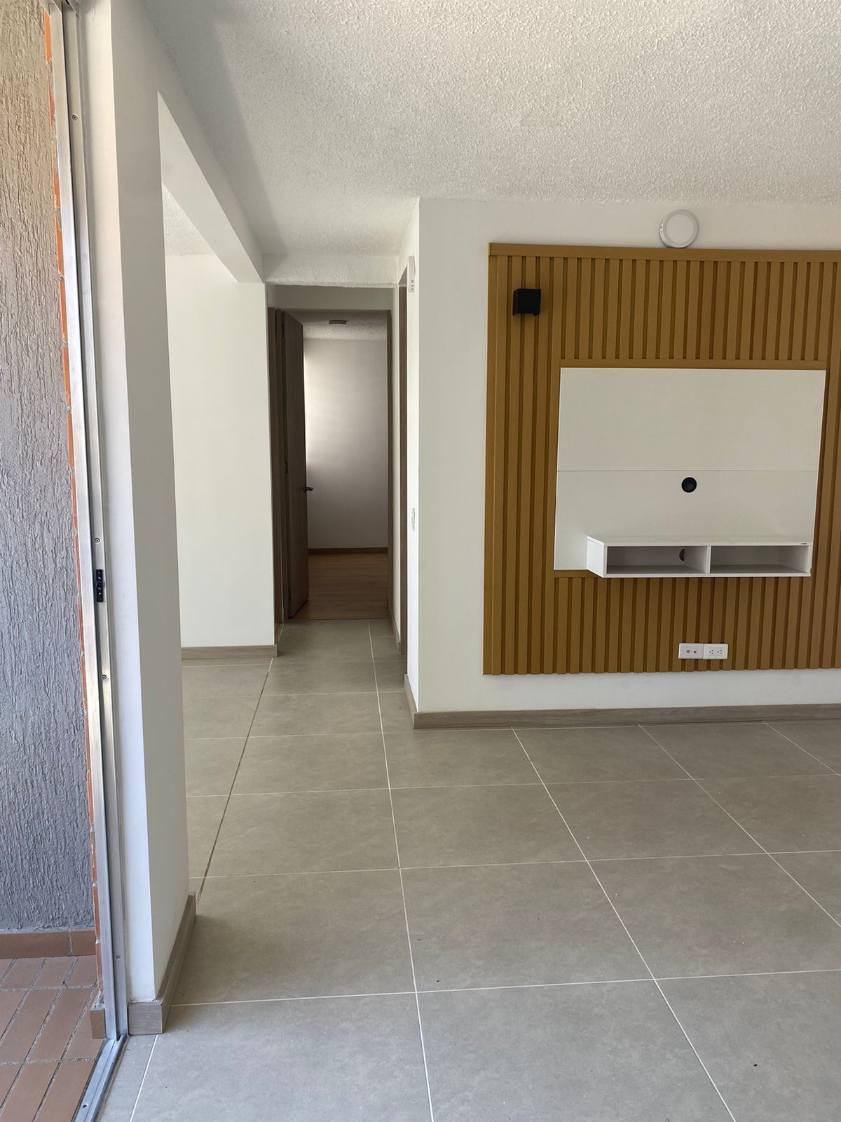 Apartamento en arriendo Antioquia Rionegro Cuatro Esquinas 60 m2 Habitaciones 2 Baños 2 Garajes 1 Precio $1600000