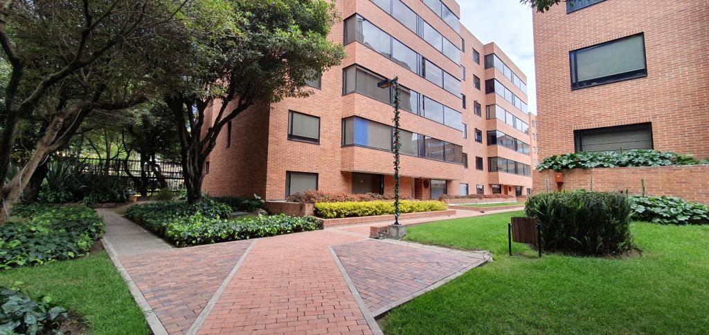 Apartamento en arriendo Cundinamarca Bogotá Santa Barbara Central 136 m2 Habitaciones 3 Baños 3 Garajes 1 Precio $6500000