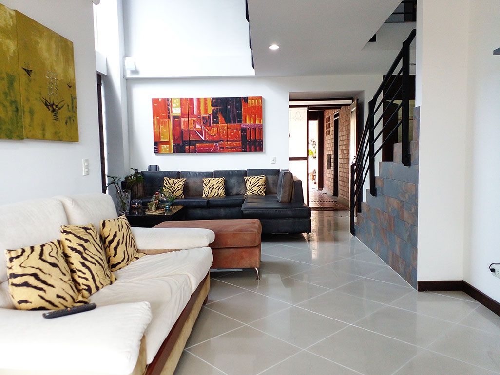 Casa en venta Antioquia Envigado La Mesa 350 m2 Habitaciones 4 Baños 5 Garajes 0 Precio $2050000000