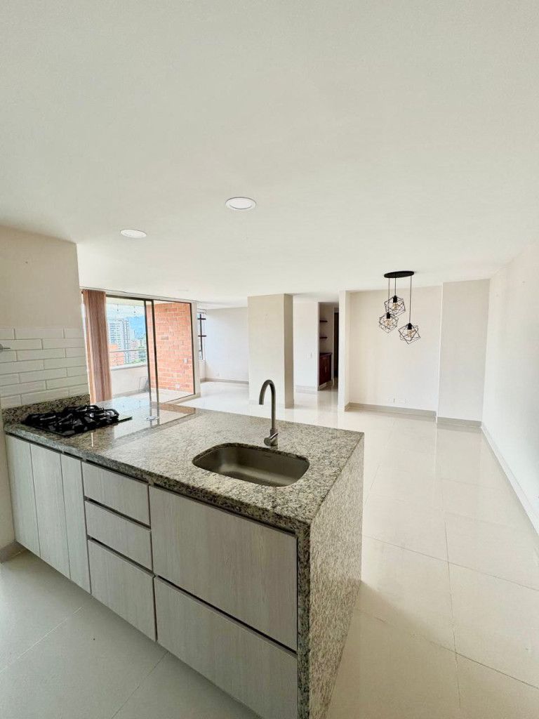 Apartamento en venta Antioquia Medellín Castropol 94 m2 Habitaciones 3 Baños 2 Garajes 1 Precio $750000000
