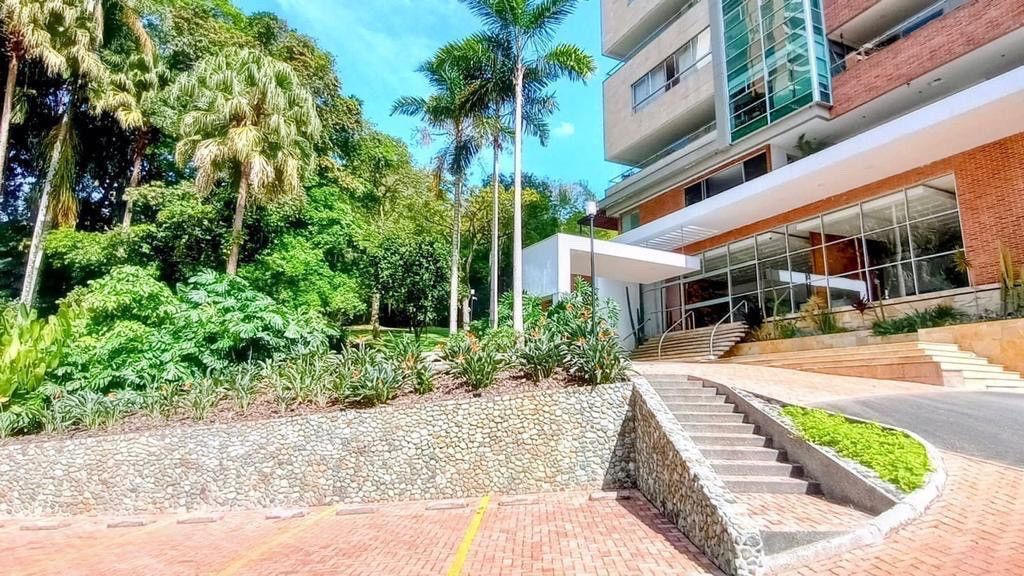 Apartamento en venta Antioquia Medellín El Rincon 408 m2 Habitaciones 5 Baños 5 Garajes 4 Precio $3400000000